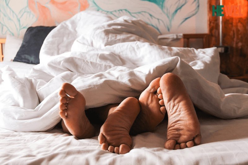 Bệnh viêm gan C lây qua đường nào? Có lây nhiễm không?
