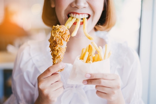 hạn chế ăn thức ăn nhanh