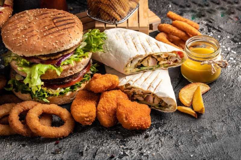 đồ ăn nhiều gia vị