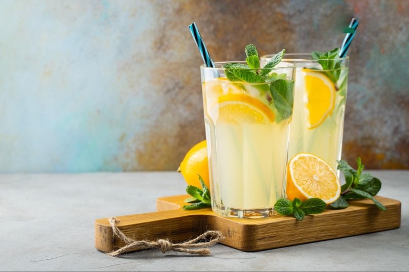 nóng trong người uống nước chanh