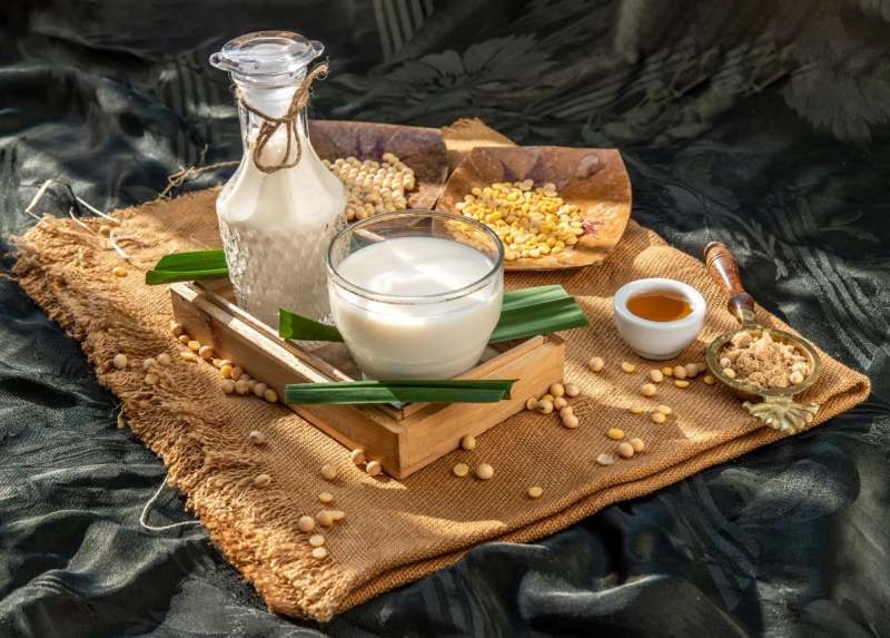 tránh kết hợp sữa đậu nành với mật ong