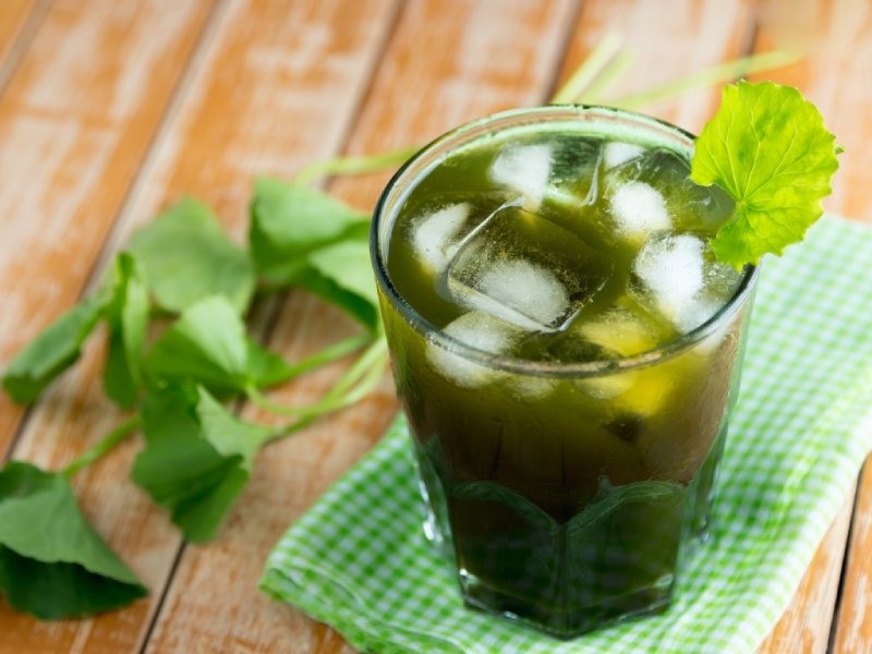 nước rau má mát gan