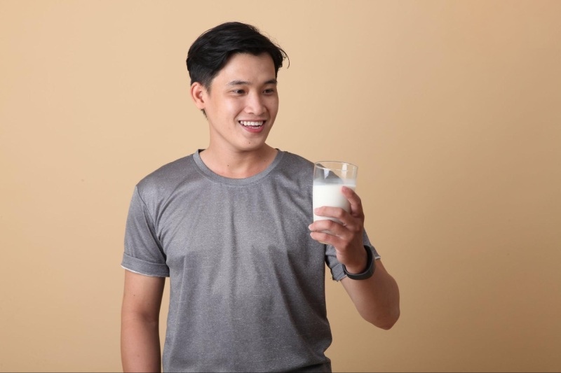 bị viêm gan b uống sữa được không