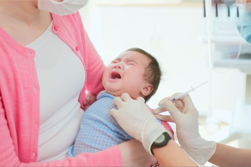 tiêm phòng vắc xin cho trẻ