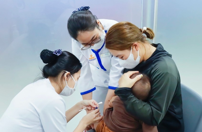 tiêm phòng viêm gan b cho trẻ