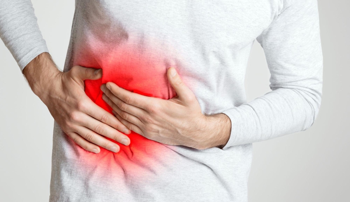 đau hạ sườn phải dấu hiệu bệnh gan mật